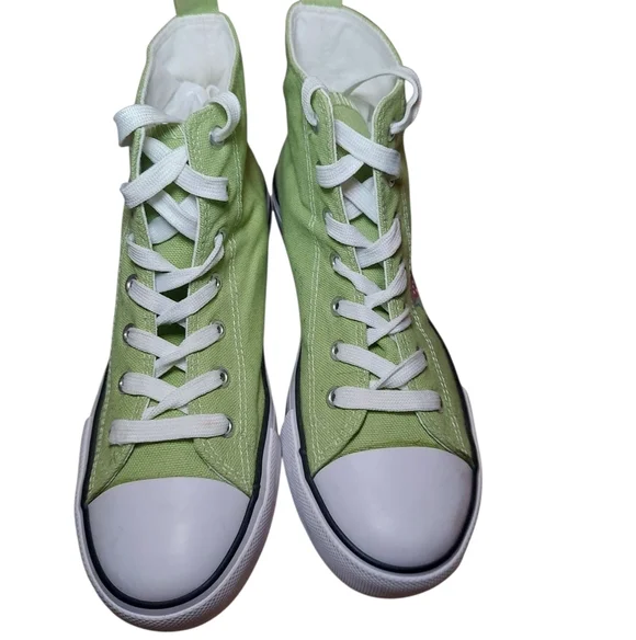 Hot Topic Strawberry Frog High-Top Sneakers - Picture 3 of 8